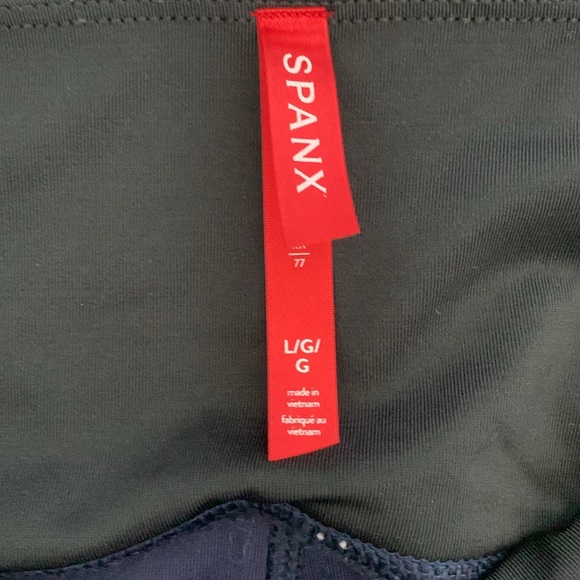 Spanx Velvet Leggings in Lapis (Dark Blue) Barely Worn Size L - Picture 6 of 6